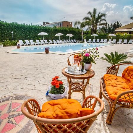 Casa Vacanza Paradise Vicino Cefalu Con Servizio Di Piscina A 3 Chilometri Lägenhet Campofelice Di Roccella Exteriör bild