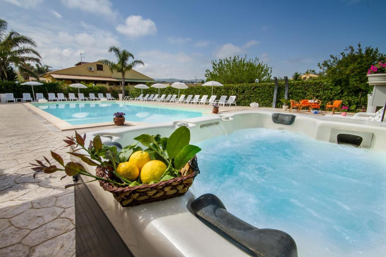 Casa Vacanza Paradise Vicino Cefalu Con Servizio Di Piscina A 3 Chilometri Lägenhet Campofelice Di Roccella Exteriör bild