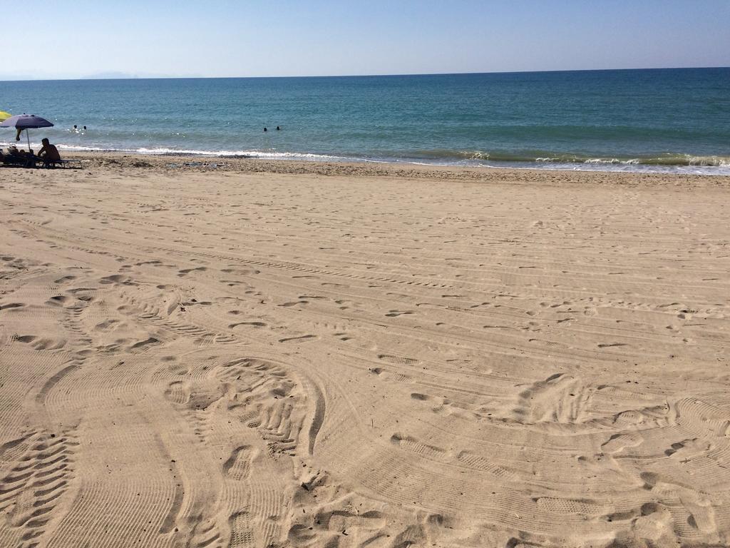 Casa Vacanza Paradise Vicino Cefalu Con Servizio Di Piscina A 3 Chilometri Lägenhet Campofelice Di Roccella Exteriör bild