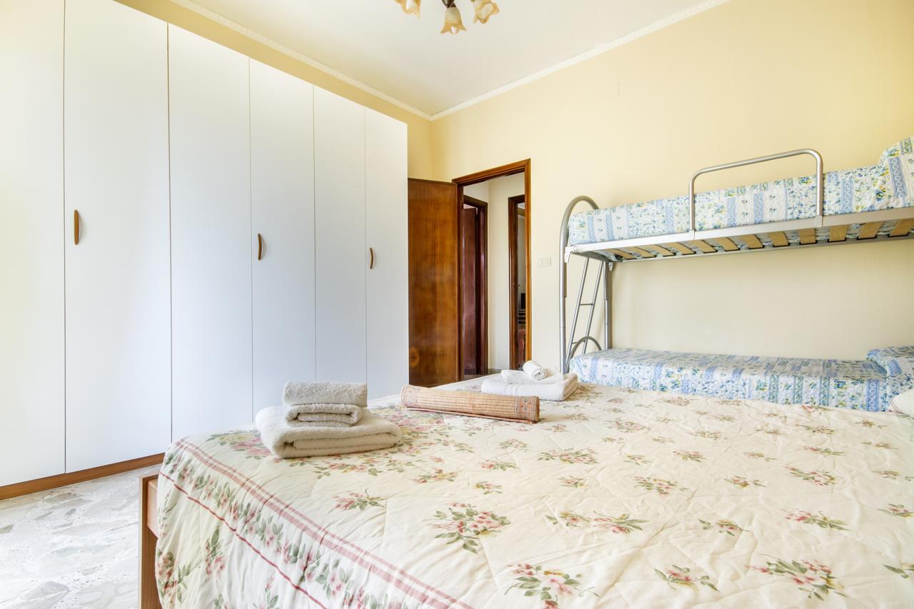 Casa Vacanza Paradise Vicino Cefalu Con Servizio Di Piscina A 3 Chilometri Lägenhet Campofelice Di Roccella Exteriör bild