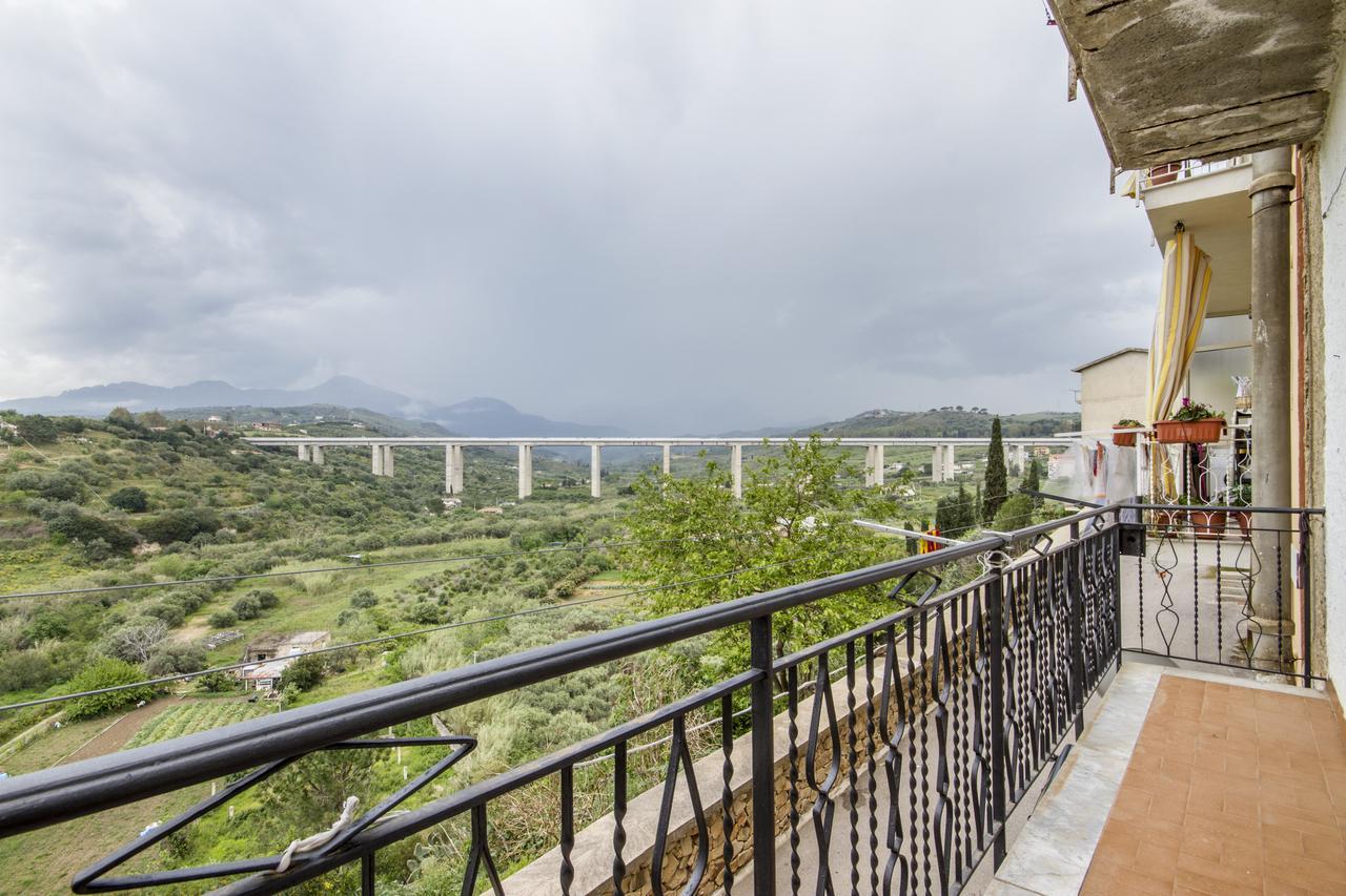 Casa Vacanza Paradise Vicino Cefalu Con Servizio Di Piscina A 3 Chilometri Lägenhet Campofelice Di Roccella Exteriör bild