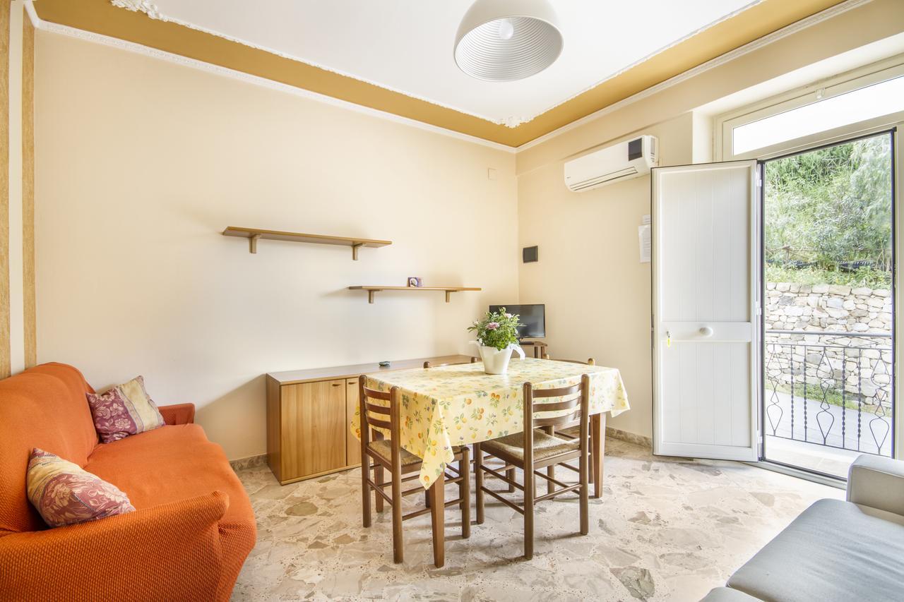 Casa Vacanza Paradise Vicino Cefalu Con Servizio Di Piscina A 3 Chilometri Lägenhet Campofelice Di Roccella Exteriör bild