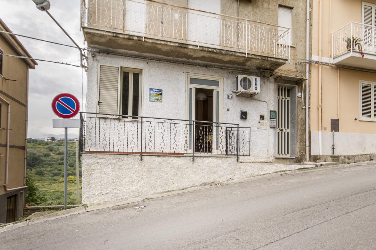 Casa Vacanza Paradise Vicino Cefalu Con Servizio Di Piscina A 3 Chilometri Lägenhet Campofelice Di Roccella Exteriör bild